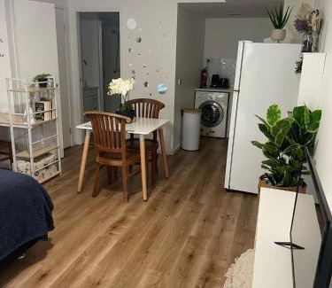 Robina Apartment | Studio Next to Bond University