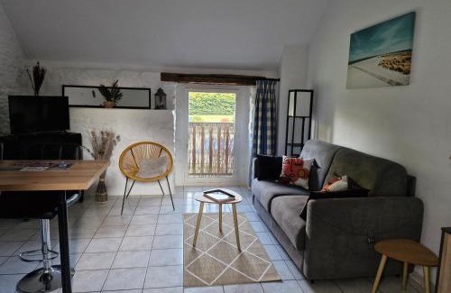 Bonnemain Apartment | STUDIO NID COSY avec piscine