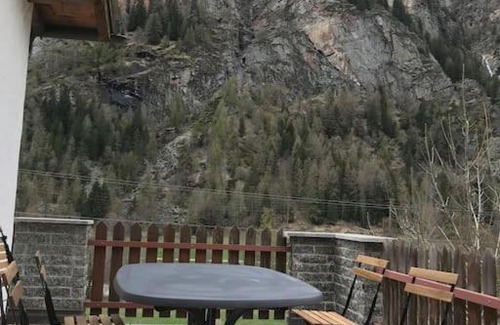 Herbriggen Apartment | Studio Nina with Garage Direct train to Zermatt