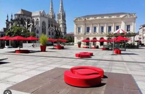Cholet Apartment | Studio Notre Dame 2 heart of the city Wifi Netflix