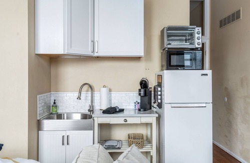 St. Charles Apartment | Studio on Historic Main by StayLage