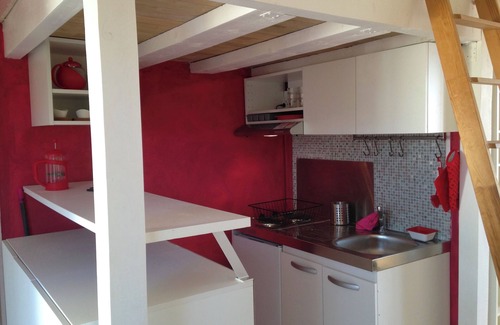 Aiguelongue Apartment | Studio on second floor of a villa, residential area, near streetcar and park
