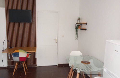 Le Gosier Apartment | Studio Oncle Sam: pool and beach access. Ideal for vacations or weekends for two