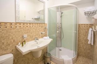 Militari Apartment | Studio One Accommodation Suites