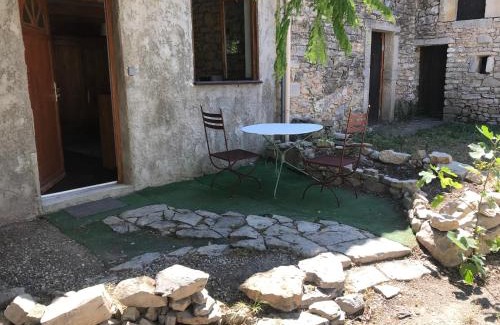 Saint-Mathieu-de-Treviers Apartment | Studio Pic St Loup