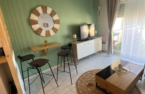 Brignoles Apartment | Studio pool ideal location Brignoles