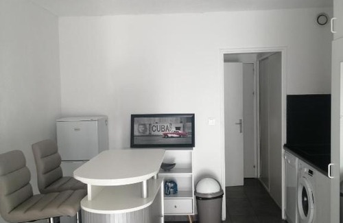Toulon - Hyeres Apartment | Studio Port de Hyeres
