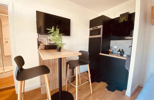Ardres Apartment | Studio premium, à 50m du Lac d'Ardres avec terrasse