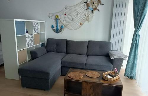 Mamaia-Sat Apartment | Studio Queen's Blue Wave