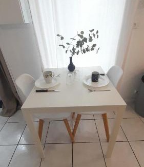 Vierzon Apartment | Studio RDC l'Auron- wifi - cour