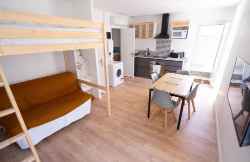 Blaye Apartment | Studio refait à neuf avec cuisine équipée R1