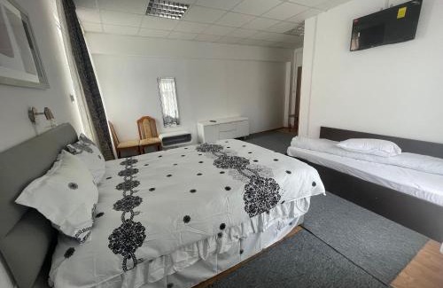 Onesti Apartment | Studio Rentals