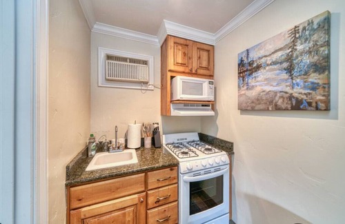 Lakeside Park Cabin | Studio room only a short walk from all of Stateline's top attractions!