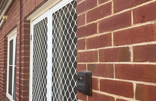 Cootamundra Apartment | Studio Room with Own Bathroom in the Heart of Cootamundra