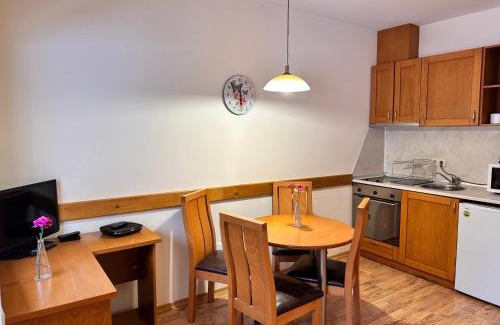 Borovets Apartment | Studio Royal Plaza sleeps 4 Prime location, distance to ski lift - 50M