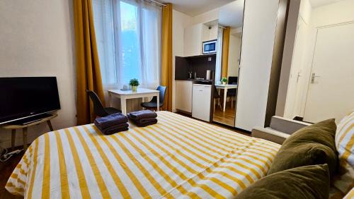 Noisy-le-Sec Apartment | Studio Safran - 15min Paris, calme & cosy