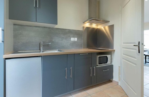 Savigneux Apartment | Studio Savigneux, 1 pièce, 2 personnes - FR-1-496-218