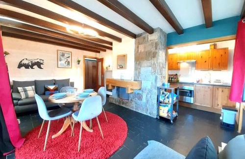 Pla d'Adet Apartment | Studio spacieux pour 4 personnes à 1700m avec balcon, accès direct aux pistes et équipements complets. - FR-1-457-290