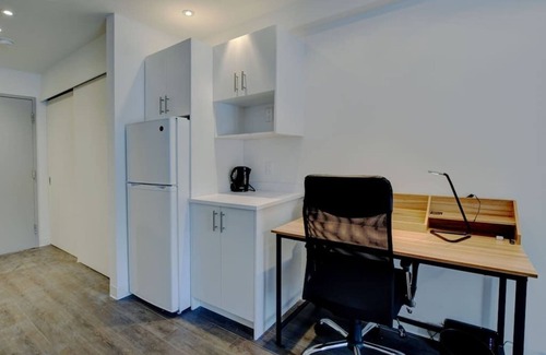 Laval Apartment | Studio Spacieux Laval, tout inclue, wifi, parking