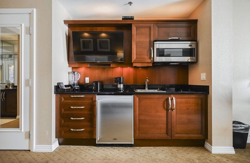Las Vegas Apartment | Studio Strip View | Balcony | Signature at MGM