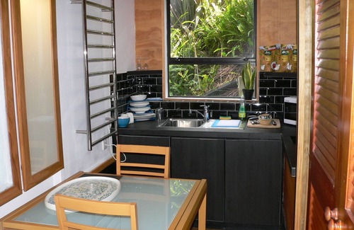 Epsom Apartment | Studio Suite - Central - Hillside - Views, Landscaped Gardens, Terrace, Parking.