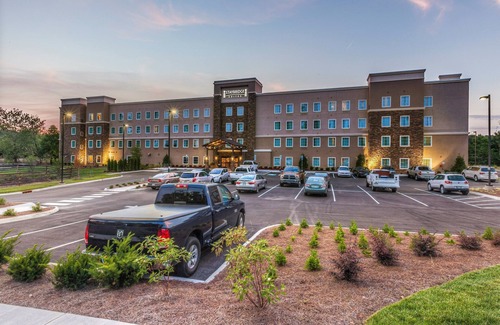 Farragut Apartment | Studio Suite Near Turkey Creek Shopping District | Shared Outdoor Pool + 24h Business Center