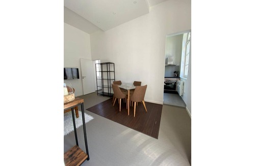 Reims City Centre Apartment | Studio Terrasse, former champagne house