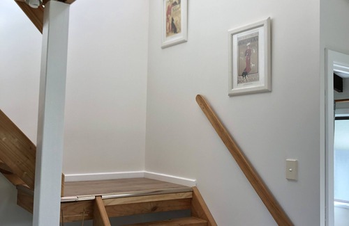 Ocean Beach Apartment | Studio treehouse - Turicum Chalets @ Monkey Rock Winery