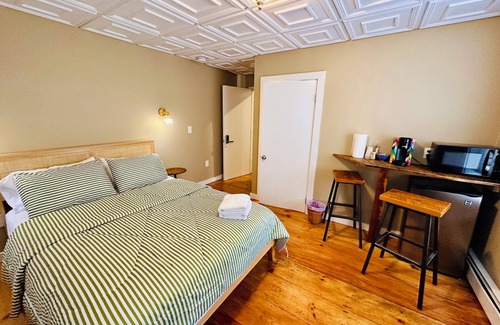 West Bayside Apartment | Studio Unit Walkable Everywhere