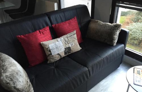 Annecy Old Town Apartment | Studio Urban Chic Annecy