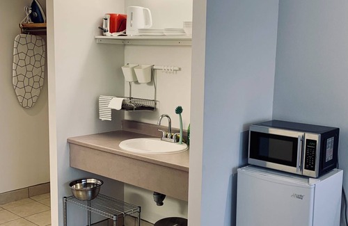 Dartmouth Apartment | Studio, Urban Nest by Sweet Digs
