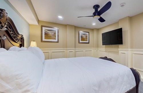 Holyoke Apartment | Studio - Victory Residence