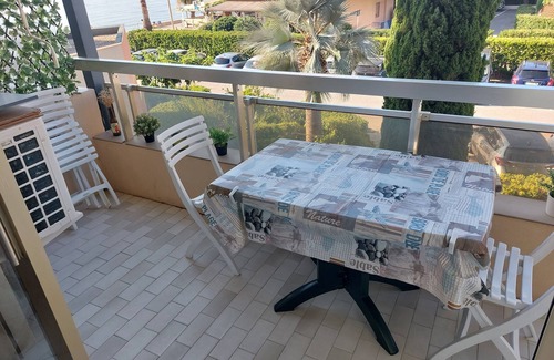 Le Lavandou Apartment | Studio vue mer île du Levant Dans Résidence Sécurisée Avec Place de Parking