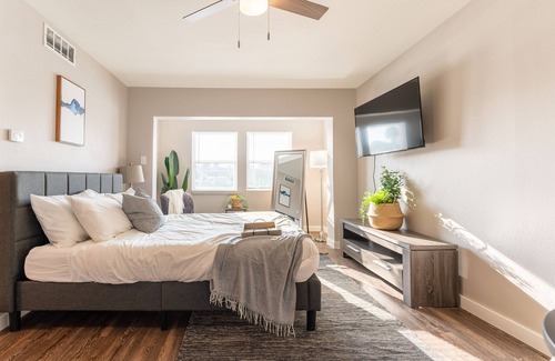Coronado Hills Apartment | Studio w/Great Location Near Highway DT- H