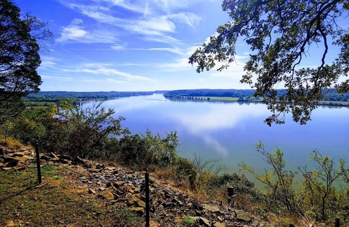 Golconda House | Studio w/Full Kitchen - Ohio River View in the Shawnee