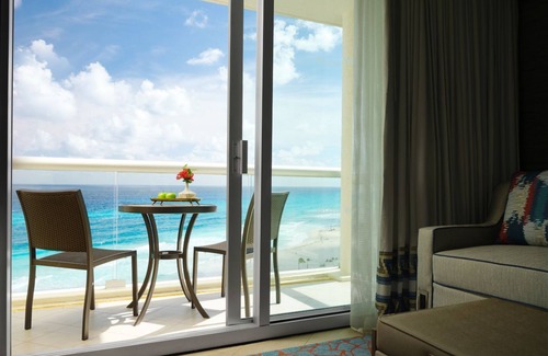 La Isla Resort | Studio - Westin Lagunamar Resort - Full Resort Access. On the beach.