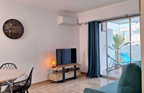 Mandelieu-La-Napoule Apartment | Studio with pool at the foot of Esterel