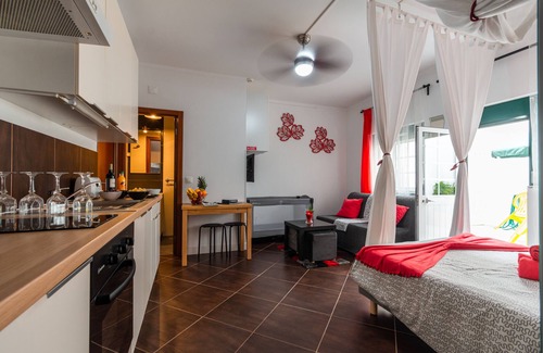 Peniche de Cima Apartment | Studio with Backyard 100m of Peniche-Baleal Beach