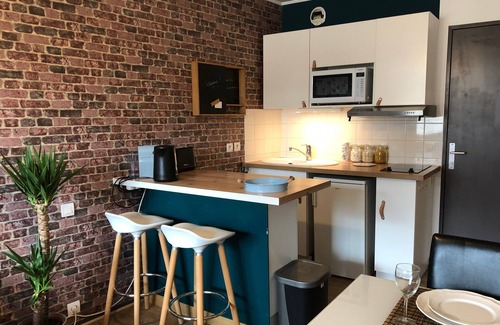 Tours Apartment | Studio with balcony & free parking