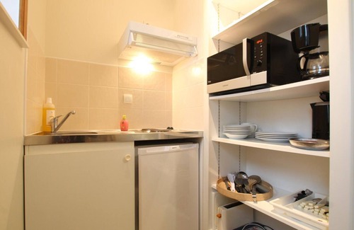 Digulleville Apartment | Studio with kitchenette, WIFI and parking - La Hague