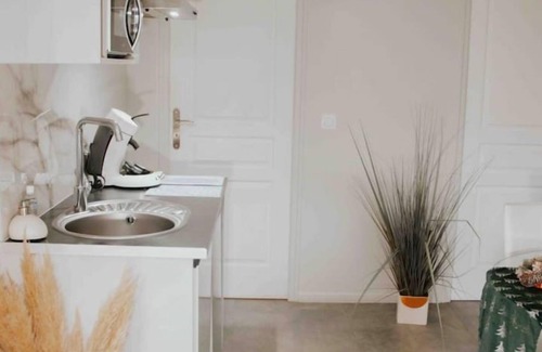 Gresy-sur-Aix Apartment | Studio with private spa