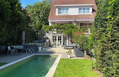 Dilbeek Apartment | Studio with private natural pool. A haven of peace just outside Brussels!