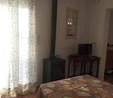 Aigialeia Apartment | STUDIO WITH TENIS COURT AND MINI BASKET