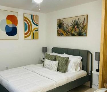 Driftwood Apartment | Studio with Terrace Near Hard Rock-Patio