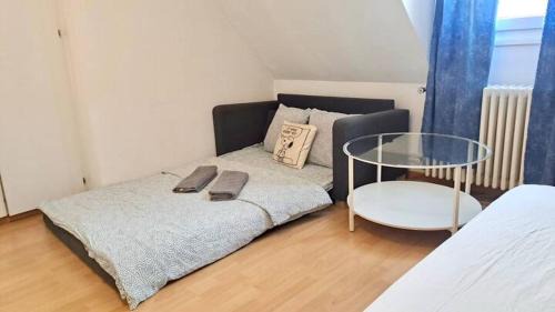 Center Apartment | Studio, Zurich HB Station Leon