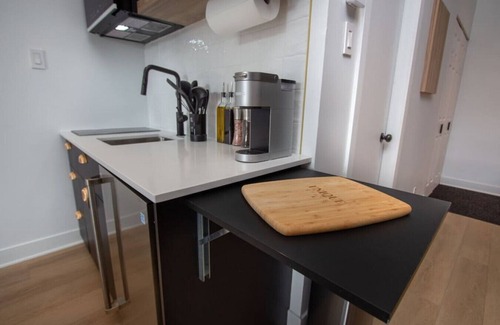 Plateau Mont Royal Apartment | Studio13/Plateau/St-Denis/Terraces/SelfCheck-In/AC