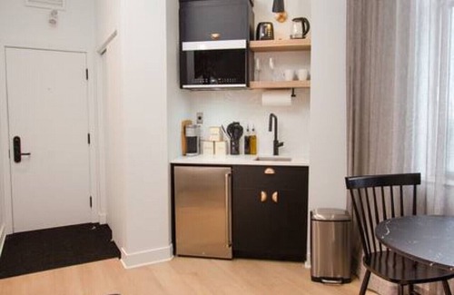 Plateau Mont Royal Apartment | Studio5/Plateau/St-Denis/Terraces/SelfCheck-In/AC