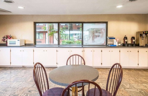 Emporia Hotel | Studios and Suites 4 Less Emporia