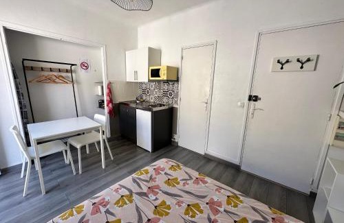 La Madeleine Apartment | Studios climatisés proche mer