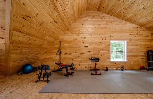 Valois House | Stugan-Seneca Lake House
